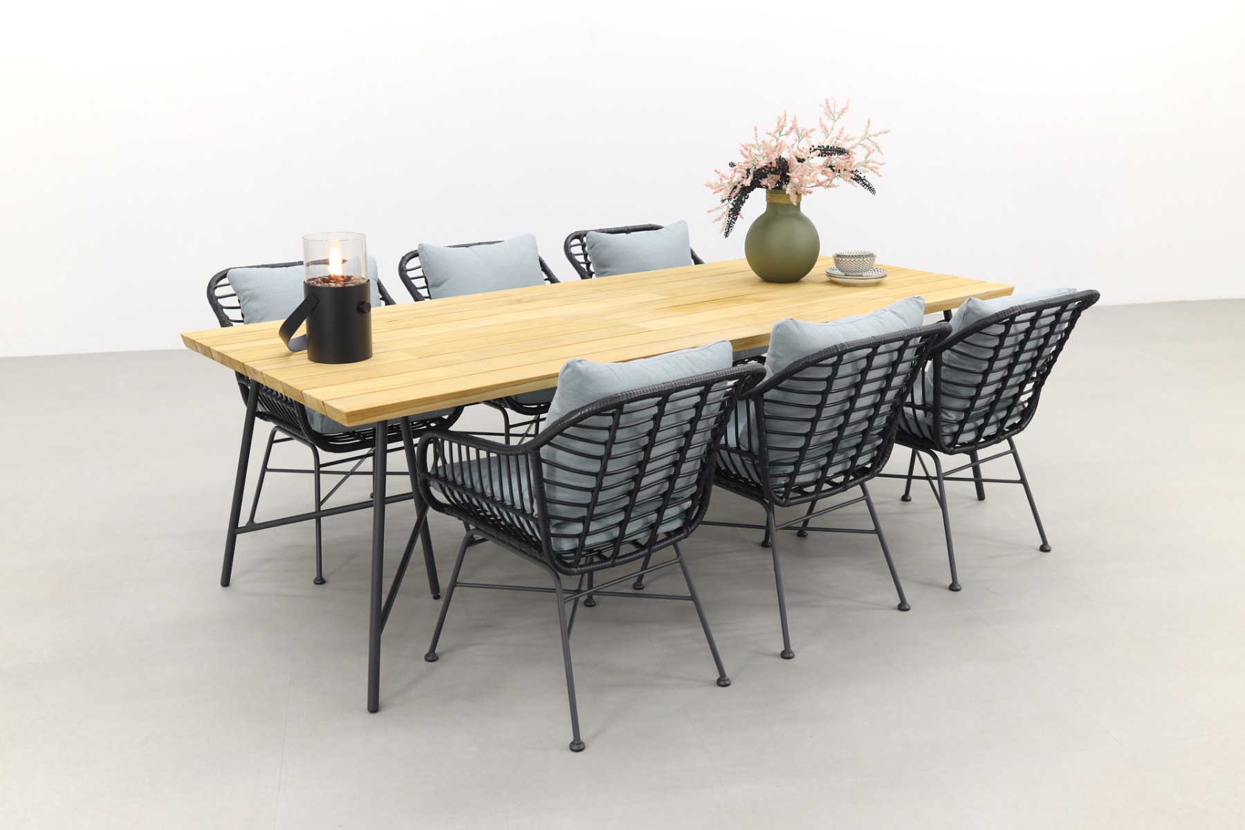 Garden Impressions Margriet - Zwart - Taste Lano teak 240 cm. - 7-delige tuinset