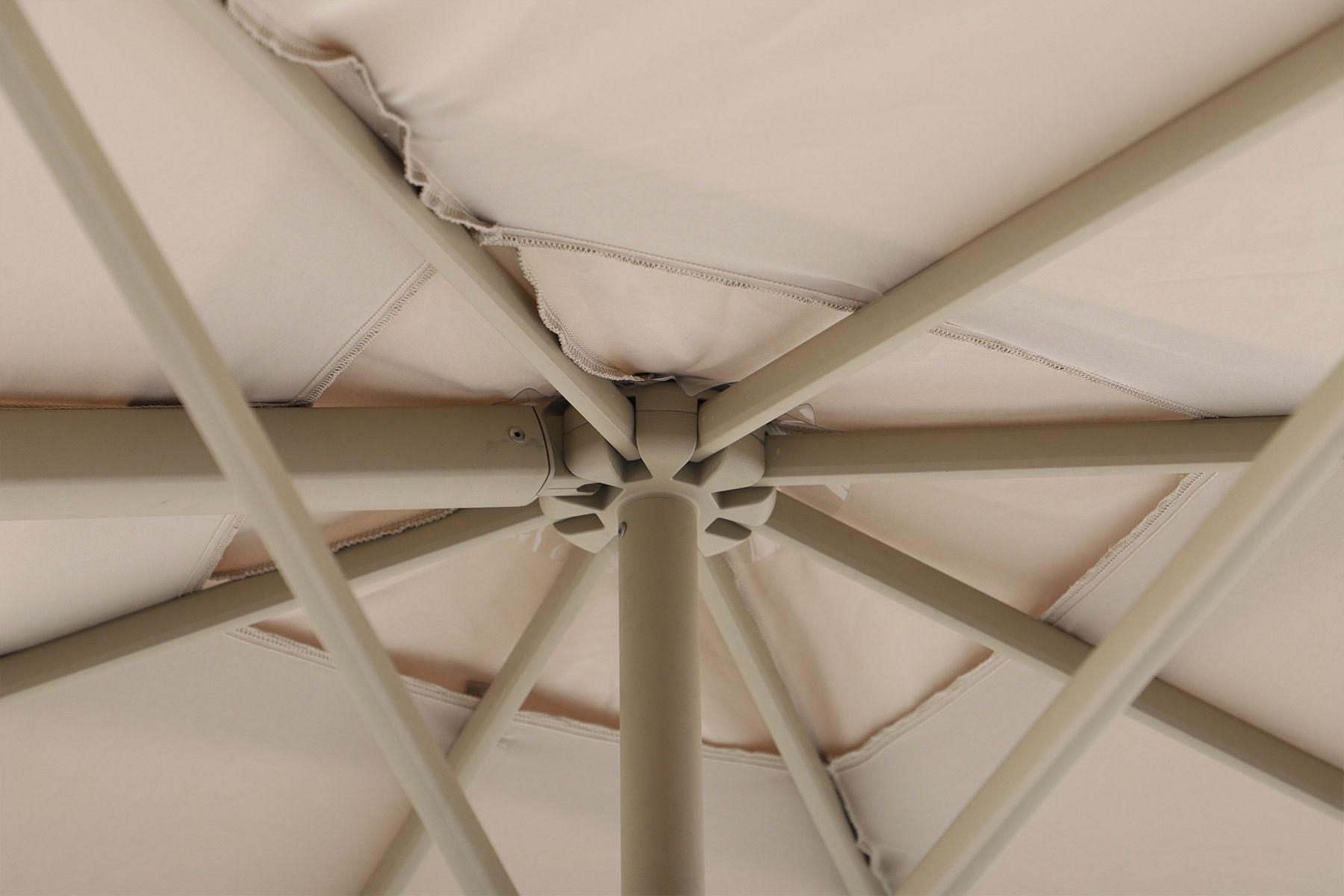 Perfect Shadow Luna zweefparasol 300x300 cm. Flex+ - Latte/Zand