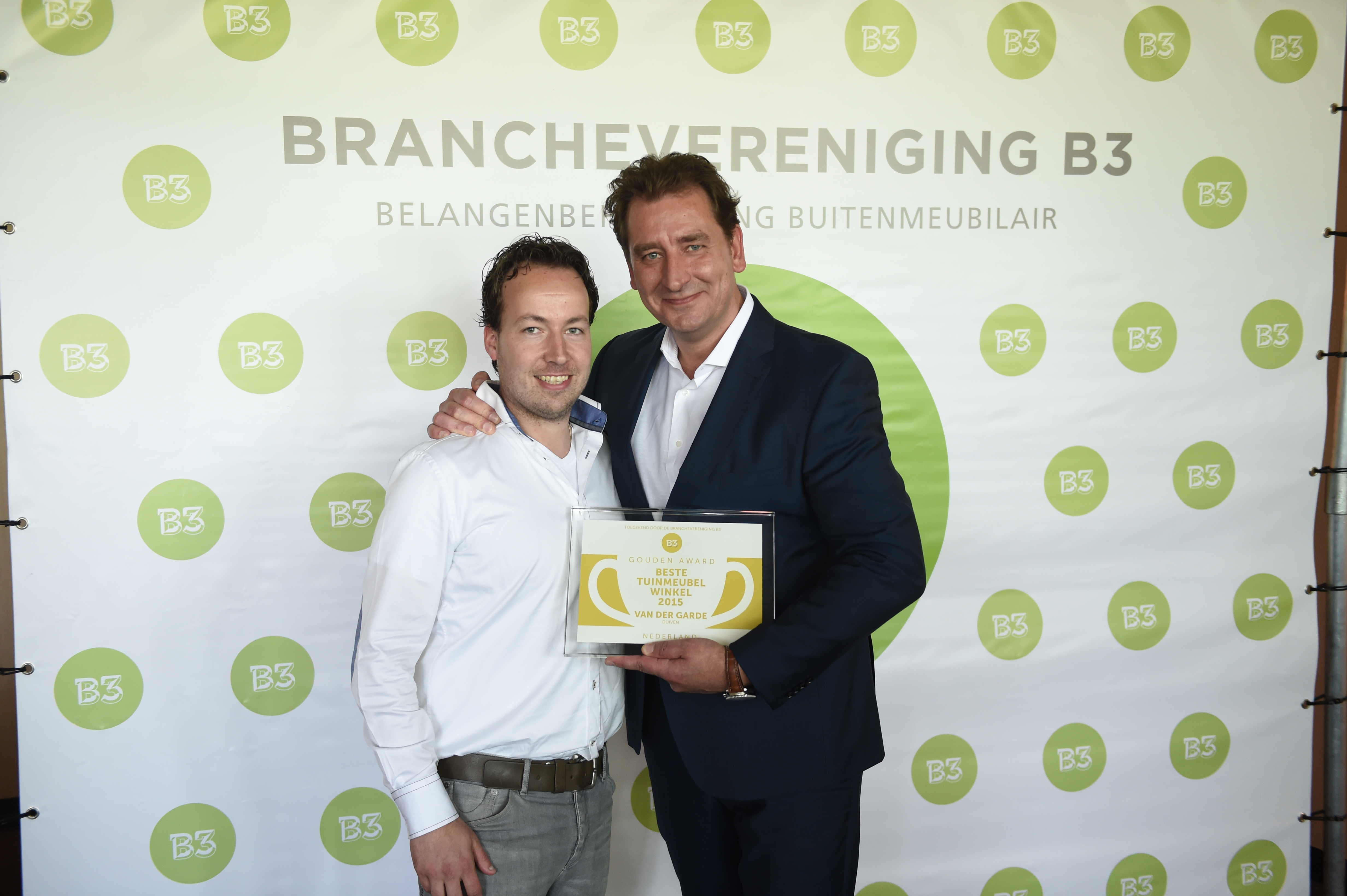 Van der Garde Duiven winnaar Gouden Award “Beste Tuinmeubelwinkel van Nederland”